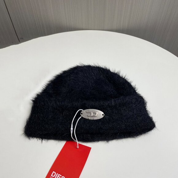 Diesel Black Metal Logo Knitted Hat - Picture 3 of 3